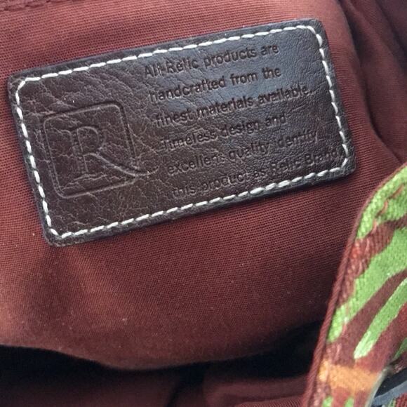 Relic Leaf Print Cinched Snap Closure Green Red  Handbag with Removable Strap - Picture 3 of 7